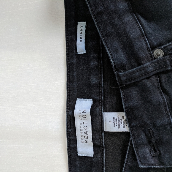 Kenneth Cole Reaction Skinny Jeans - Picture 5 of 8